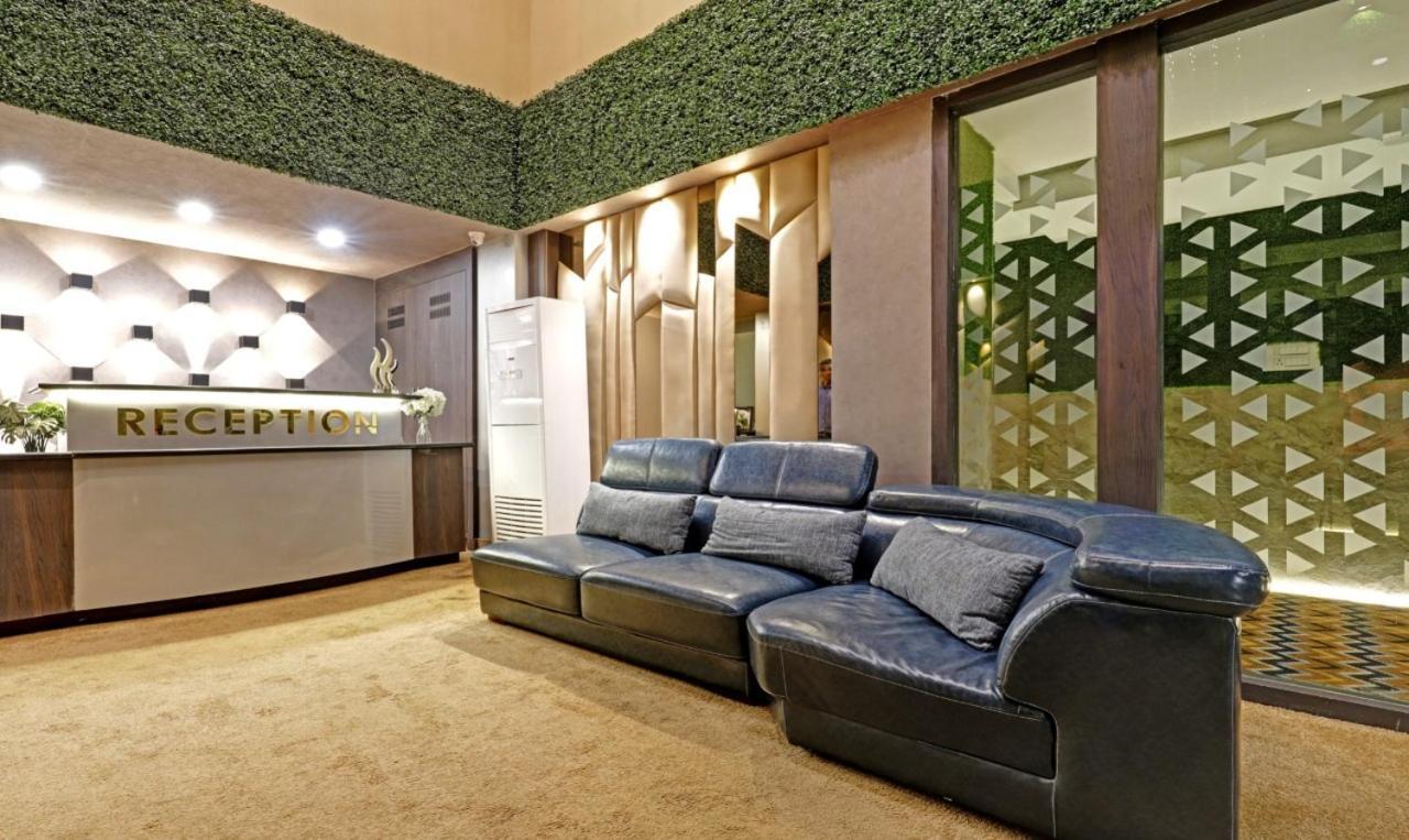 Hotel Apollo Grand 구와하티 외부 사진