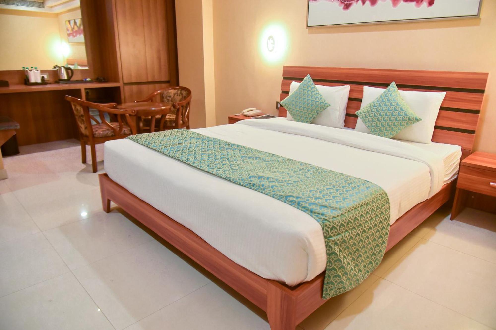 Hotel Apollo Grand 구와하티 외부 사진