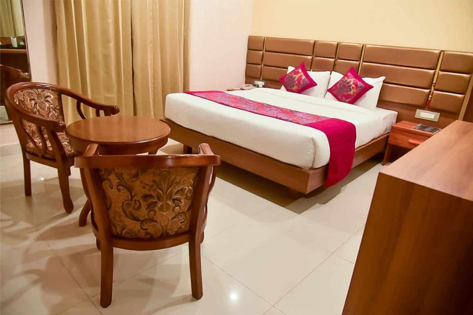 Hotel Apollo Grand 구와하티 외부 사진