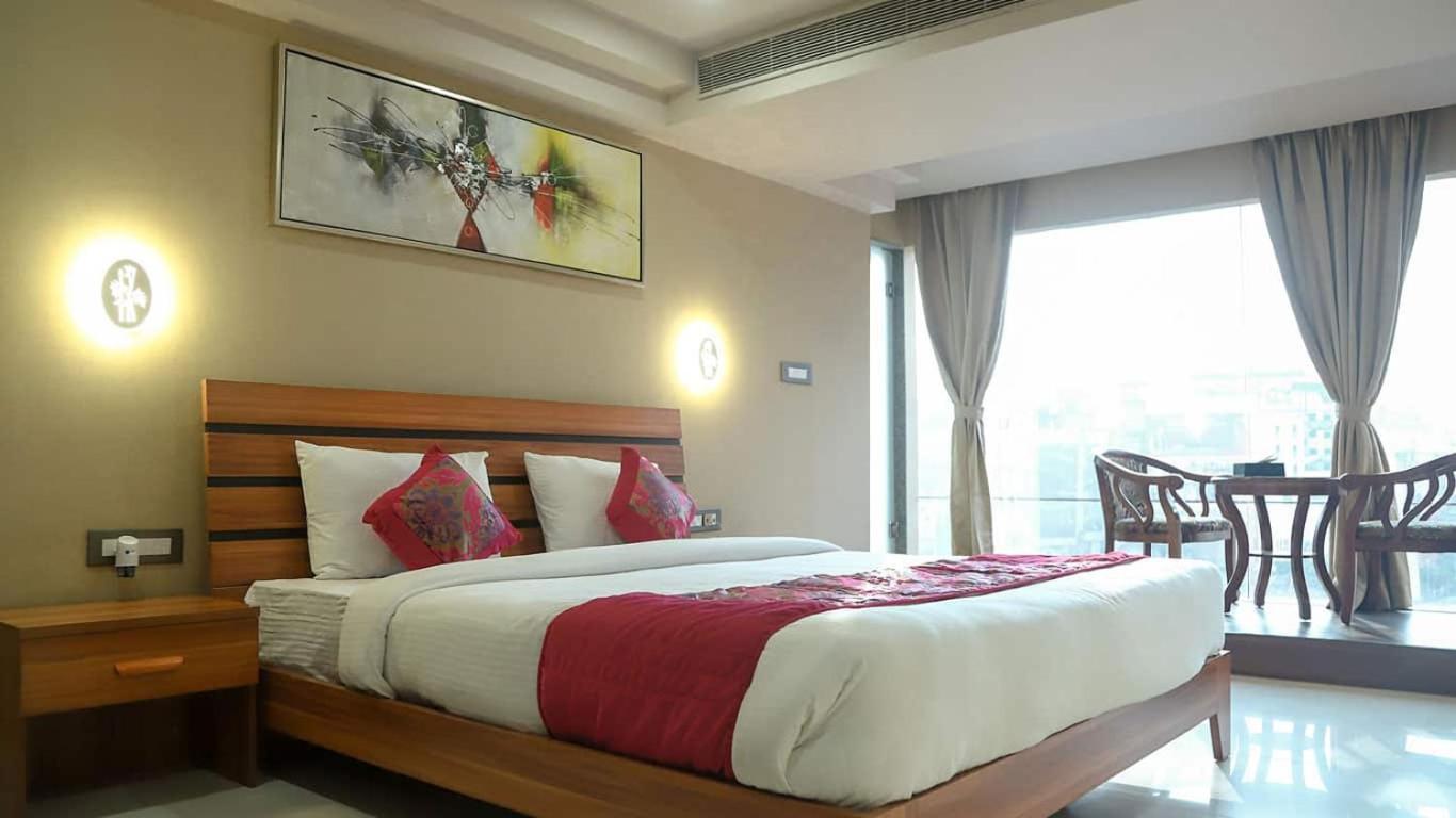 Hotel Apollo Grand 구와하티 외부 사진